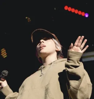✨ 95596963 Billie Eilish muzyka, piosenkarz, Billie Eilish, występ, celebryta, kapelusz, mikrofon telegram sticker