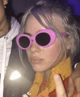 ✨ b86d953f Billie Eilish piosenkarz, celebryta, środkowy palec, obraźliwy gest, różowe okulary telegram sticker