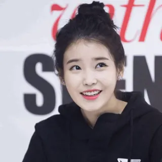 🦋 8045c246 70th femme, K-pop, célébrité, chanteuse, portrait whatsapp sticker