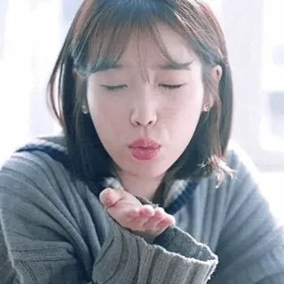 🦋 905652d9 femme, personne, baiser, envoyer un baiser, décontracté whatsapp sticker