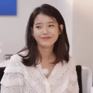 🦋 b3802ea7 IU IU, Chanteuse coréenne, Célébrité, K-pop, Chanteuse, Actrice whatsapp sticker