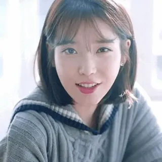 🦋 d702d9db IU kpop, chanteuse, actrice, célébrité, femme, personne, féminin whatsapp sticker