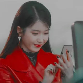 😊 4b9e407d IU IU, 韩国女演员, 歌手, 名人, 人物, 女性, 女演员 telegram sticker