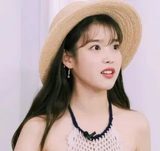 😬 6e8fec93 IU IU, 歌手, 演员, K-Pop, 韩国明星, 帽子 telegram sticker