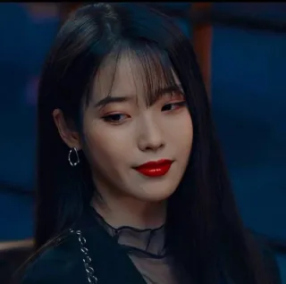 😏 7c7d2265 IU IU, 韩国歌手, K-pop, 韩国名人, 女人, 歌手, 肖像, 红色口红 telegram sticker