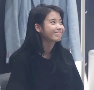 🙃 93e5cbae 女人, 肖像, 人, 微笑, 脸 telegram sticker