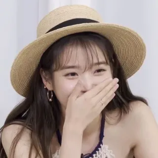 🤭 bb33803e 女人, 帽子, 女孩, 微笑, 人, 漂亮, 可爱, 快乐 telegram sticker