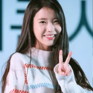 ✨️ 51da5a49 IU IU, koreanische Sängerin, Friedenszeichen, Promi, K-Pop whatsapp sticker
