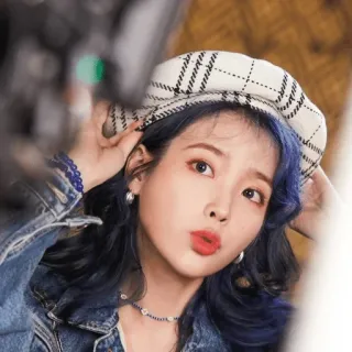 ✨️ fccb8b2d IU IU, Koreanisch, Sängerin, Schauspielerin, Promi, Kpop, Frau, Baskenmütze whatsapp sticker
