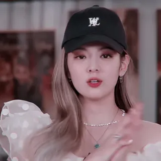 🍩 3c3f8e43 mulher, pessoa, retrato, chapéu, jovem adulto, feminino telegram sticker