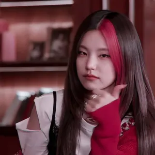 🍩 5fb4c985 mulher, retrato, coreano, penteado, polegar para cima, sorriso telegram sticker