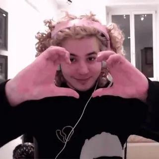 ❤️ 8256cc93 人, 愛, ハート, ポートレート, 巻き毛, 笑顔, 幸せ telegram sticker