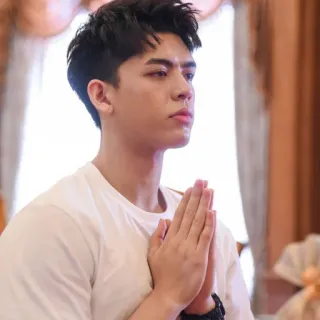 🥃 94aa6fe6 男性, 祈り, ポートレート, 屋内, 人, 宗教的 telegram sticker