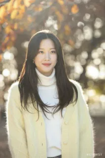 ❣ d1a80bfe woman, portrait, korean, fall, autumn, smiling, long hair telegram sticker