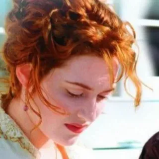 😔 32113f4c Rose DeWitt Bukater Titanic 타이타닉, 로즈, 케이트 윈슬렛, 영화 telegram sticker