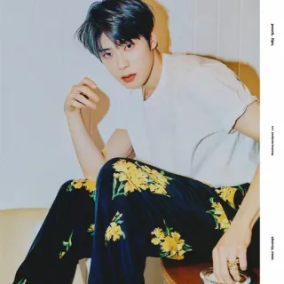 🎮 9e442fb3 peach style moda, estilo, persona, hombre, ropa, pose, hombre, modelo telegram sticker