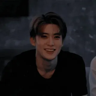 🎮 c7f9af42 retrato, hombre, sonriendo, persona, casual, interior telegram sticker