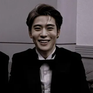 🎥 efcfc0cd man, suit, smiling, formal wear, portrait telegram sticker