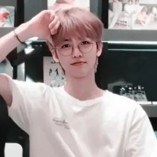 🍃 c2f394af คน, ผู้ชาย, แว่นตา, ภาพเหมือน, หนุ่ม, เอเชีย, วัยรุ่น telegram sticker