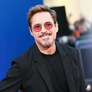 😏 e3d4dc6a Robert Downey Jr. acteur, beroemdheid, man, glimlach, bril, pak telegram sticker