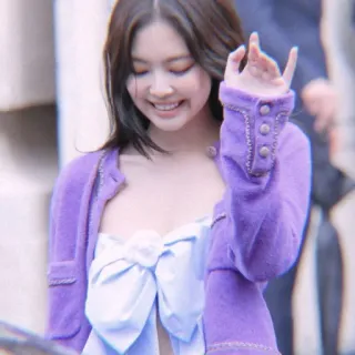 🎠 3e2c08ab 사람, 가운데 손가락, 제스처, 보라색, 의류, 블라우스, 여자 telegram sticker