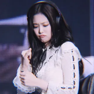 🎠 90e1f89a 여자, 헤드폰, k팝, 아시아인, 가수, 패션, 음악 telegram sticker