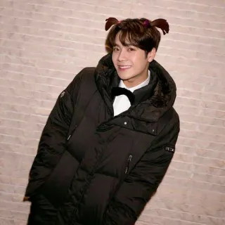 🦕 83849178 man, jas, glimlach, blij, vlinderdas, winter whatsapp sticker