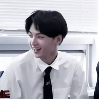 🫐 ddb8e8ac of ネクタイ, オフィス, 笑顔, 学生, 男の子, シャツ telegram sticker