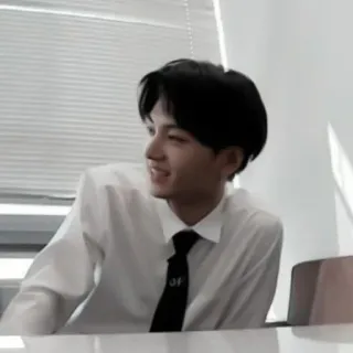 🕰 87ba5549 男性, ポートレート, ネクタイ, 白いシャツ, 屋内, ブラインド whatsapp sticker