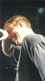 😀 fe70f147 คน, นักร้อง, ไมโครโฟน, เพลง, เวที, การแสดง telegram sticker