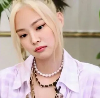 🌼 4388e11e Jennie k팝, 음악, 가수, 연예인, 여자, 금발, 목걸이 telegram sticker