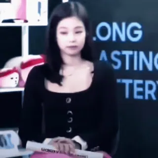 💋 7adb7558 LONG
ASTING
"TER" femme, K-Pop, fille, cheveux noirs, longue tenue telegram sticker