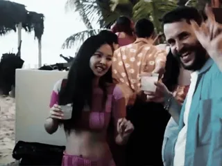 🥗 4c48afb3 people, party, beach, drinks, friends telegram sticker