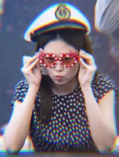 😙 35ef68b9 wanita, kacamata hati, topi pelaut, mode, orang, selfie telegram sticker