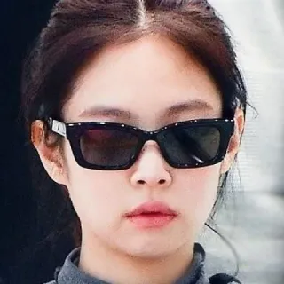 🕸 9867187a donna, occhiali da sole, persona, capelli neri, ritratto telegram sticker