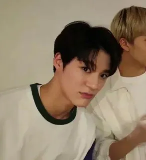 😎 14c6ab16 homme, portrait, décontracté, personne, intérieur, selfie whatsapp sticker