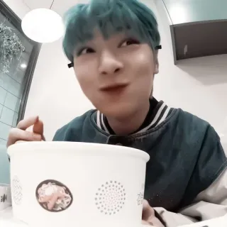 🦊 0b1734c3 orang, makan, makanan, pria, mangkuk, makan siang, makan malam whatsapp sticker