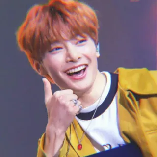 🌱 1a3eb76a osoba, uśmiech, szczęśliwy, kciuk w górę, kpop, idol telegram sticker