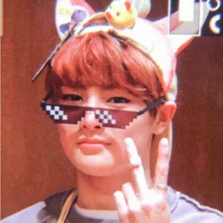 🌱 b3a9fc81 osoba, okulary przeciwsłoneczne, gest telegram sticker