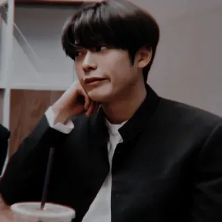 ⛓ 65ae789b Mann, männlich, Porträt, Person, drinnen telegram sticker