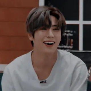 ⛓ c1934bab Person, Lächeln, Mann, Porträt, Gesicht telegram sticker