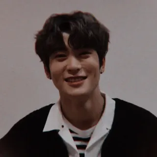 ⛓ ed4dec11 Mann, lächelnd, Porträt, Grübchen, lässig, glücklich telegram sticker