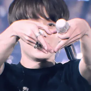 🐰 ab98d1ff 歌手, 韩国流行, 麦克风, 音乐人, 娱乐, 偶像 telegram sticker