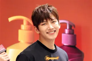 😂 ef267b0e Kpopped! k팝, 한국, 엔터테인먼트, 음악, 팝 telegram sticker