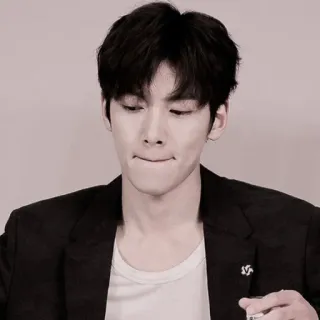 🚬 69be2f15 uomo, coreano, attore, modello, ritratto telegram sticker