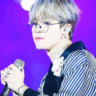 〰 1113acc5 Jimin K-pop, penyanyi, Jimin, BTS, musik, mikrofon, kacamata telegram sticker