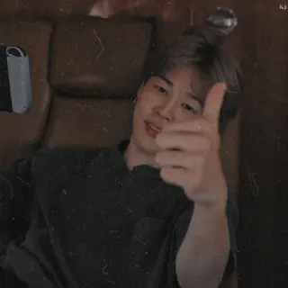 👍 eafa052a pollice in su, positivo, gesto, persona, uomo, sorridente telegram sticker