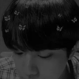 ✖️ dbe66081 motyl, osoba, monochromatyczny, czarno-biały, portret telegram sticker