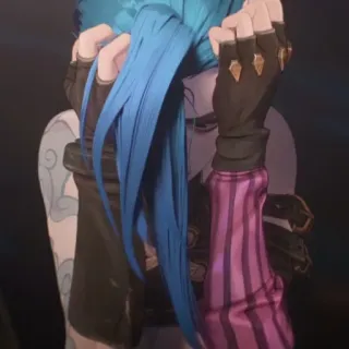 🦋 1875b115 Jinx Arcane arcano, Jinx, capelli blu, personaggio, guanti telegram sticker