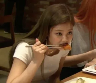 💔 5e501083 女性, 食事, 箸, 食べ物, 人, 外食 telegram sticker